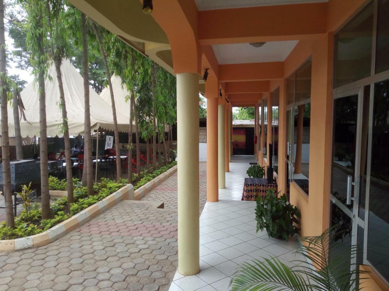Snow View Hotel Boma la Ngombe Dış mekan fotoğraf